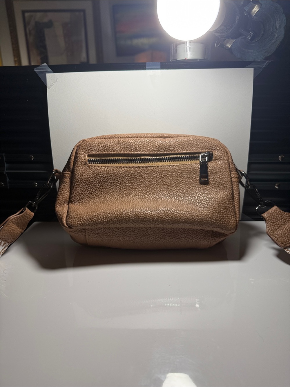 Women’s Tan Leather Crossbody Bag - Classic Everyday Carry